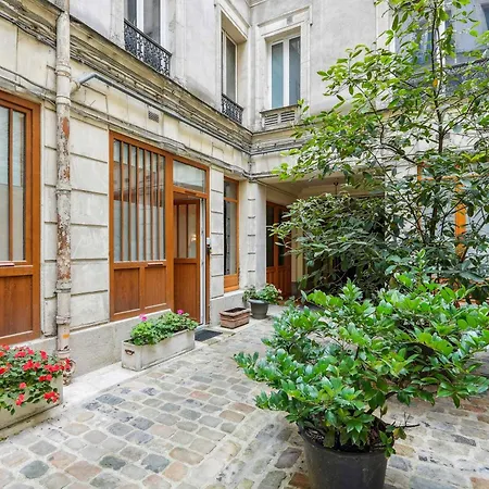 Apartment Modern & Quiet Flat- 1bdr 4p In The Heart Of *